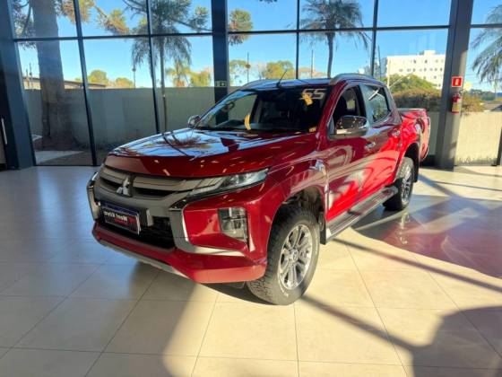 MITSUBISHI L200 TRITON 2.4 16V TURBO DIESEL SPORT HPE-S CD 4P 4X4 AUTOMÁTICO MITSUBISHI L200 TRITON 2.4 16V TURBO DIESEL SPORT HPE-S CD 4P 4X4 AUTOMÁTICO